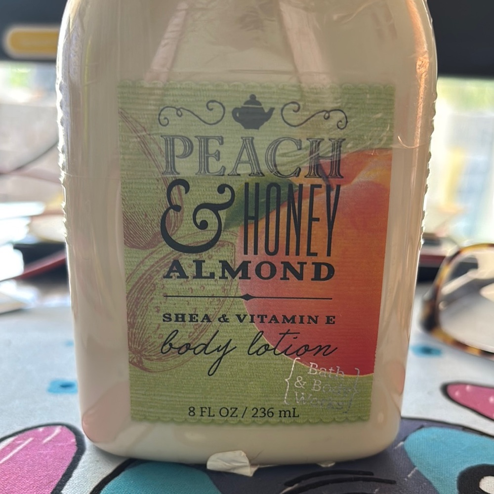 Bath & Body Works Cream Moisturizer & Body Oil